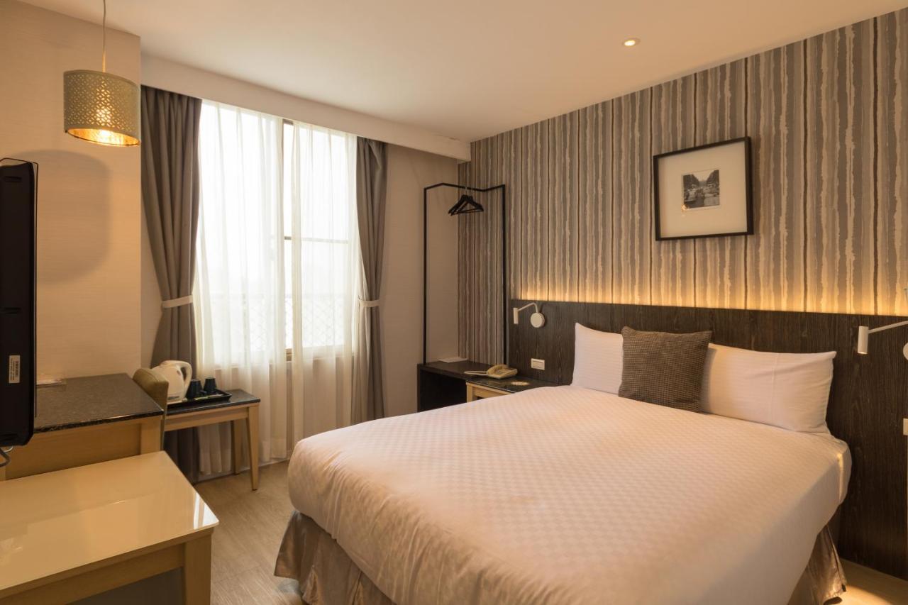 Just Enjoy Business Hotel Tainan Zewnętrze zdjęcie