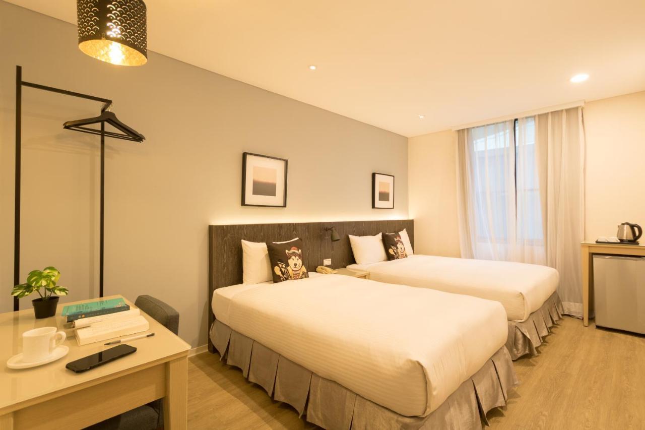 Just Enjoy Business Hotel Tainan Zewnętrze zdjęcie