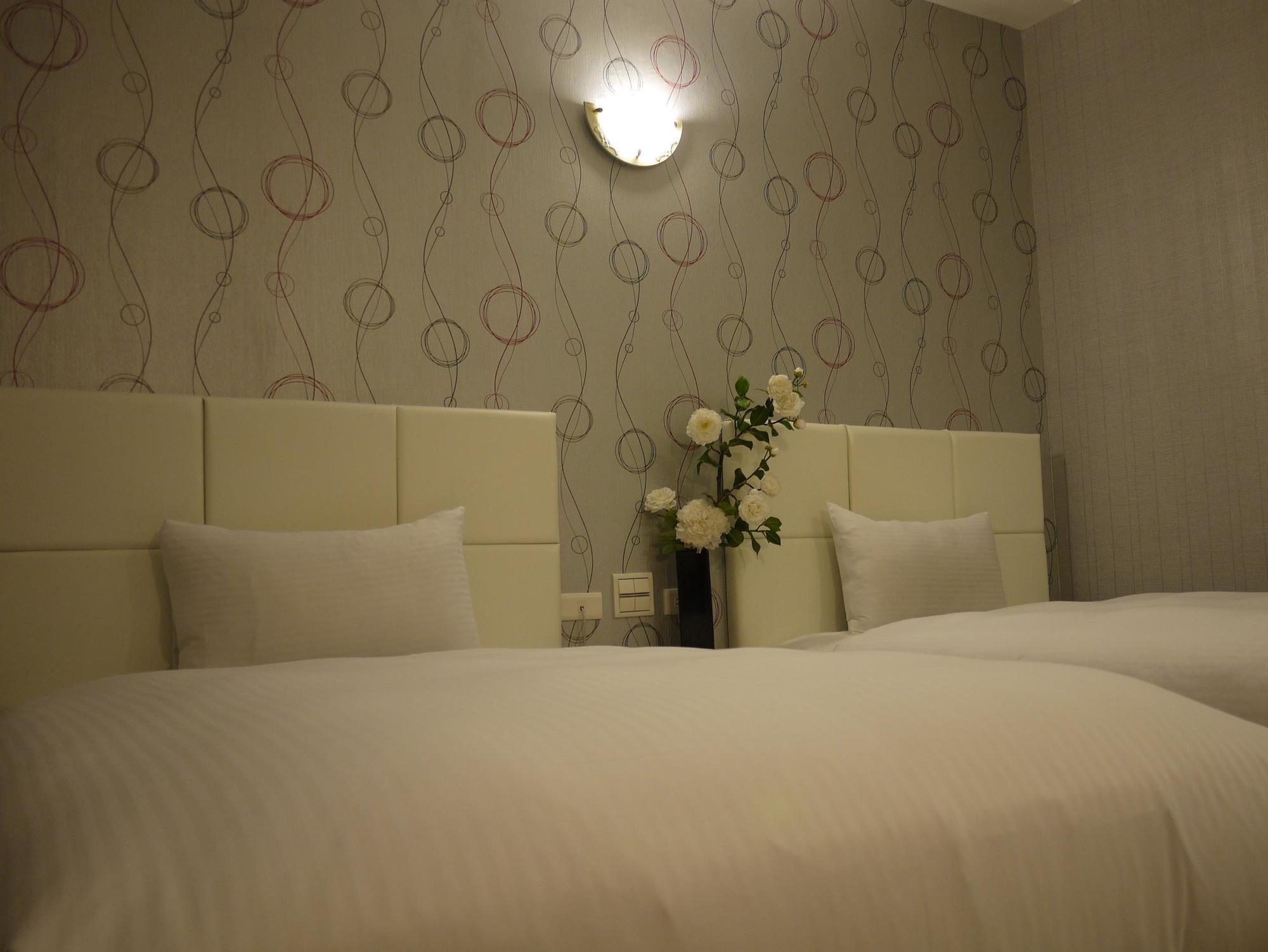 Just Enjoy Business Hotel Tainan Zewnętrze zdjęcie