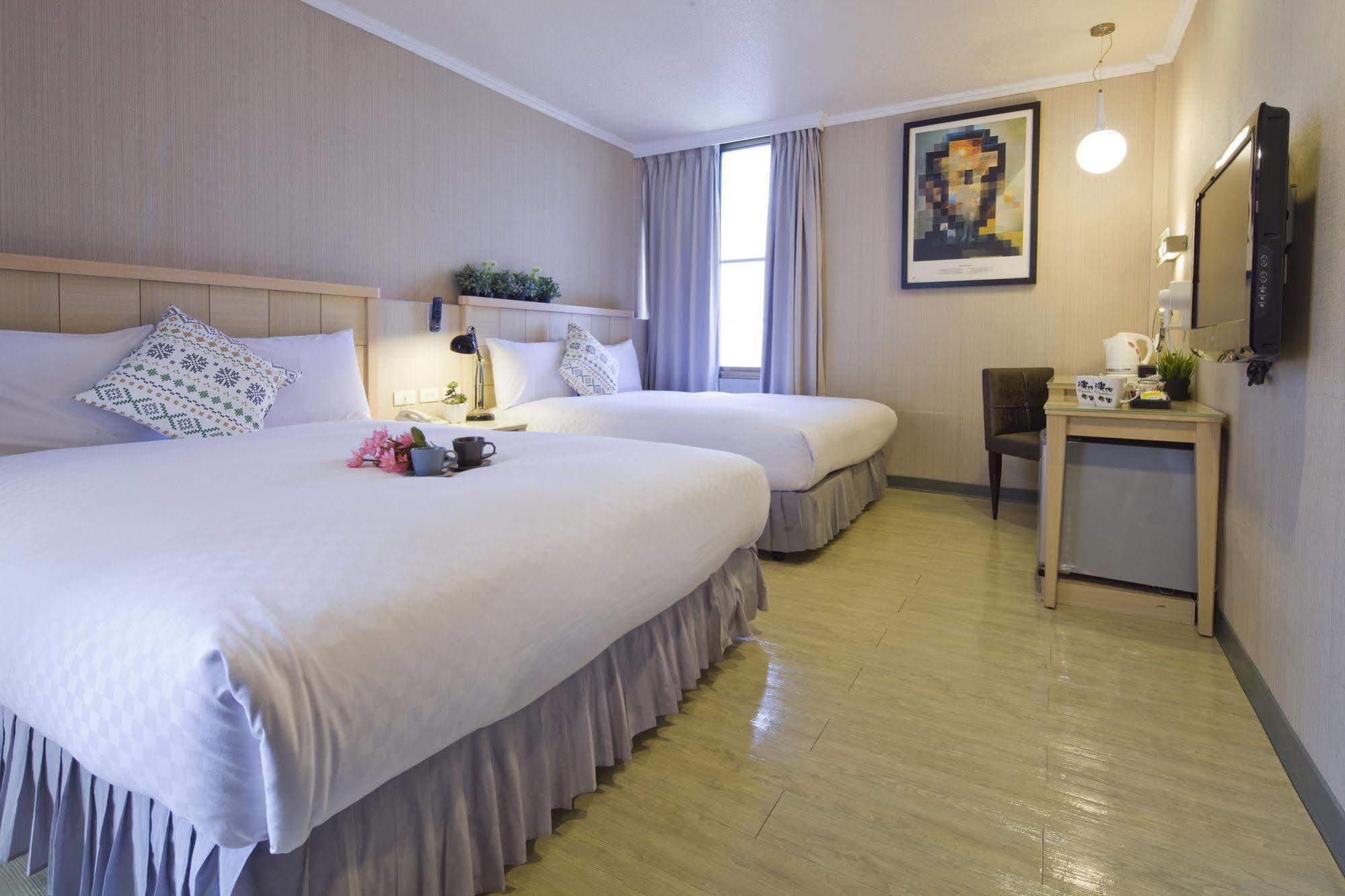 Just Enjoy Business Hotel Tainan Zewnętrze zdjęcie