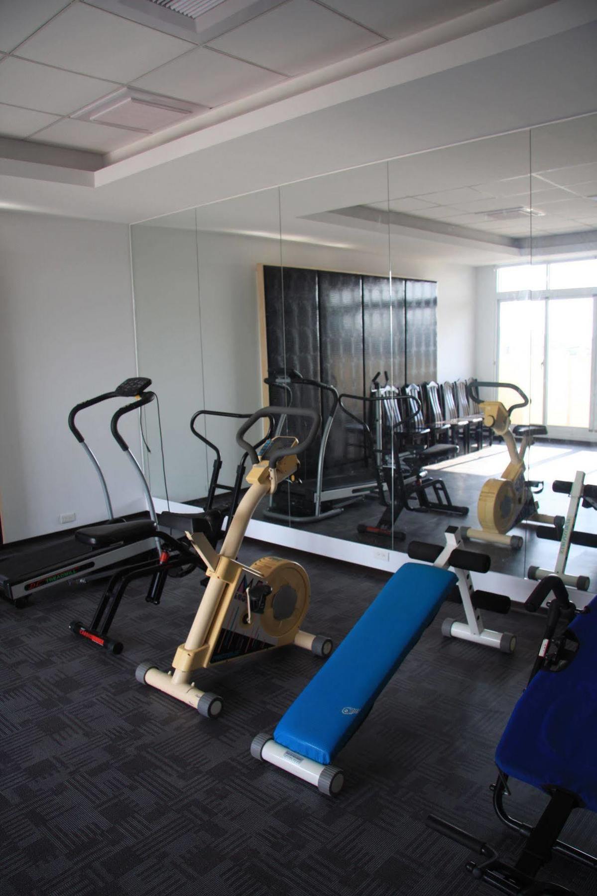 Just Enjoy Business Hotel Tainan Zewnętrze zdjęcie