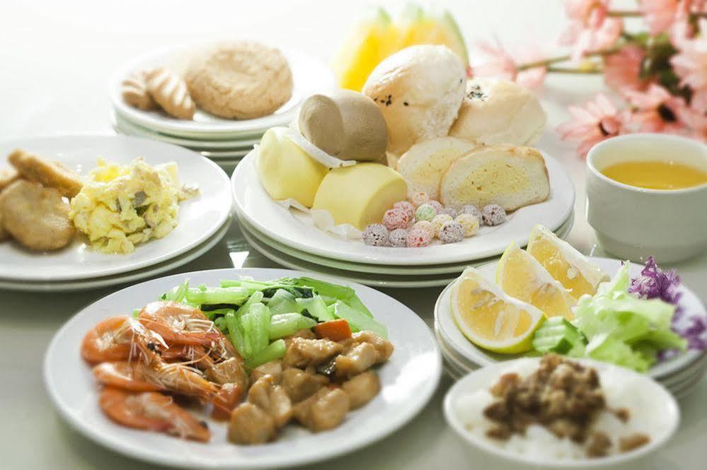 Just Enjoy Business Hotel Tainan Zewnętrze zdjęcie